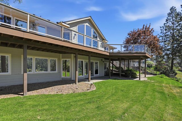 202 E Shore Rd, Nine Mile Falls, WA 99026