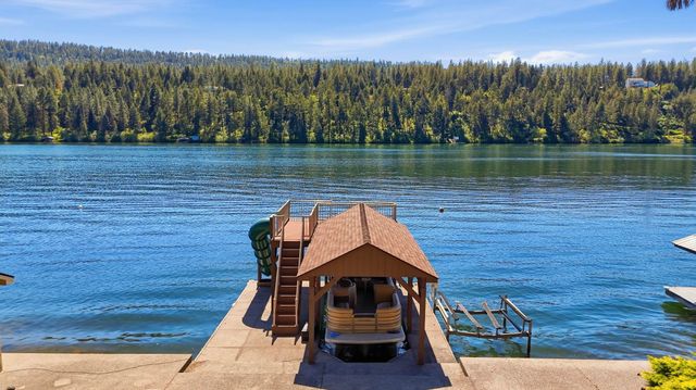 202 E Shore Rd, Nine Mile Falls, WA 99026