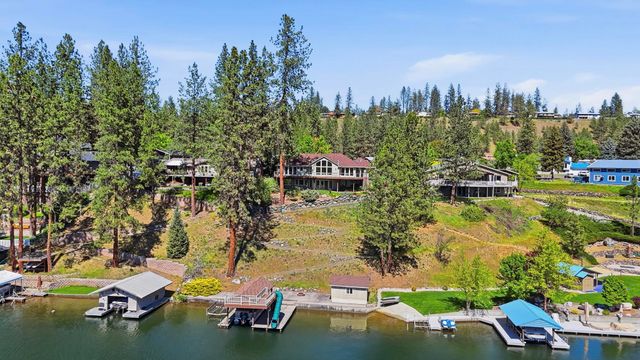 202 E Shore Rd, Nine Mile Falls, WA 99026