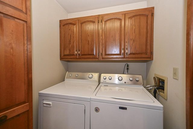 7713 W Terrace DRIVE, Franklin, WI 53132