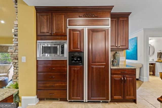 1532 Huntingdon Trail, Atlanta, GA 30350