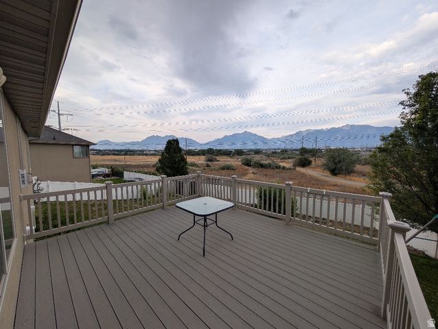 8775 S MILLRACE CIR, West Jordan, UT 84088