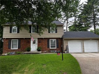 6836 NW Birch Court, Kansas City, MO 64151