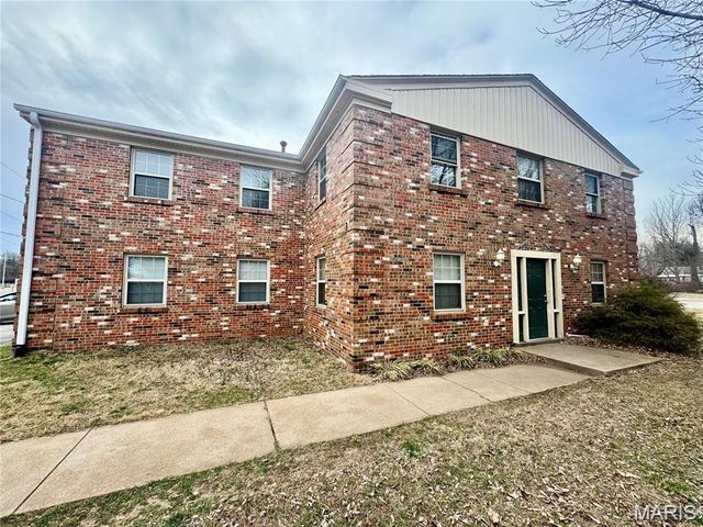 31 S 27th Street D, Belleville, IL 62226