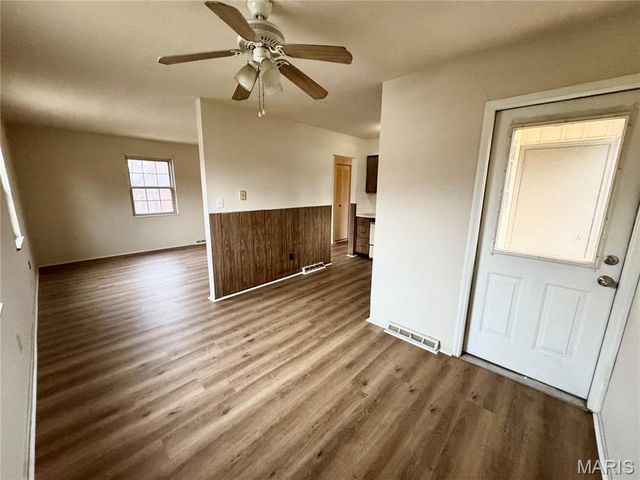 31 S 27th Street D, Belleville, IL 62226