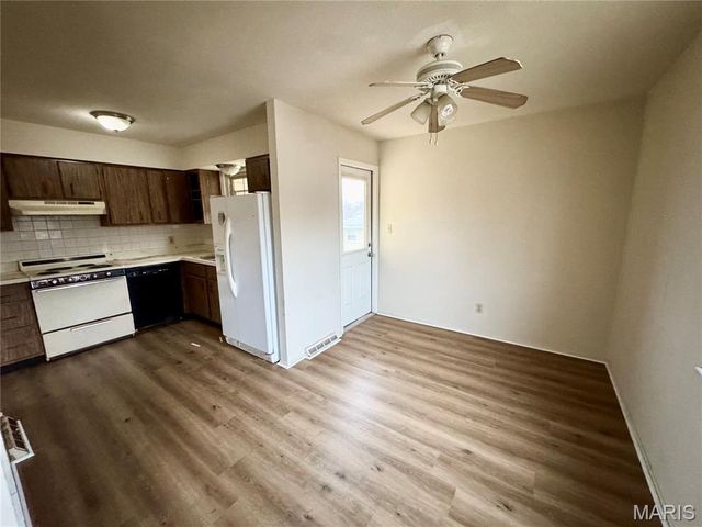 31 S 27th Street D, Belleville, IL 62226