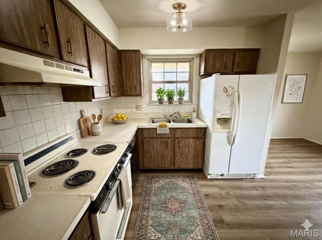 31 S 27th Street D, Belleville, IL 62226