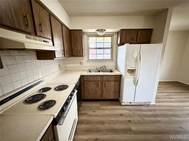 31 S 27th Street D, Belleville, IL 62226