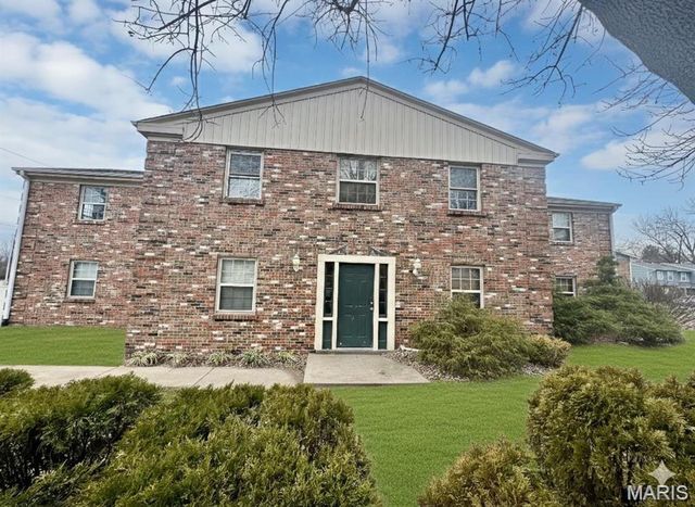 31 S 27th Street D, Belleville, IL 62226