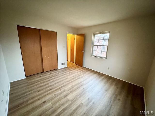 31 S 27th Street D, Belleville, IL 62226