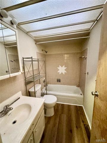 31 S 27th Street D, Belleville, IL 62226