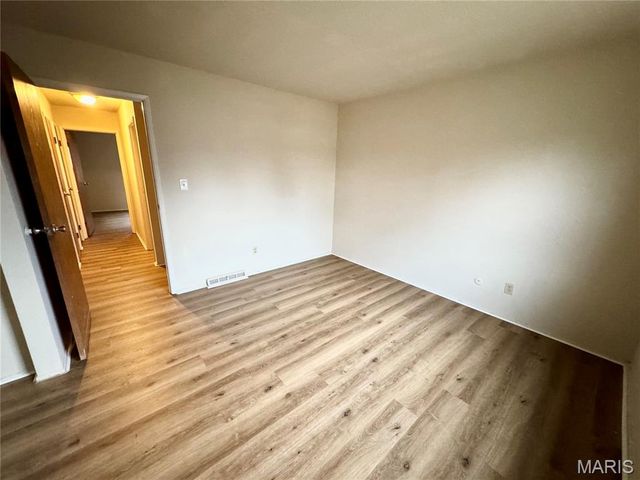 31 S 27th Street D, Belleville, IL 62226