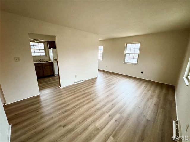 31 S 27th Street D, Belleville, IL 62226