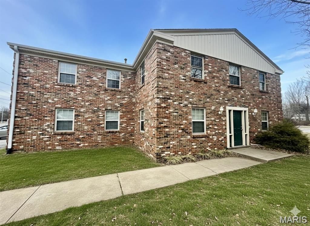 31 S 27th Street D, Belleville, IL 62226