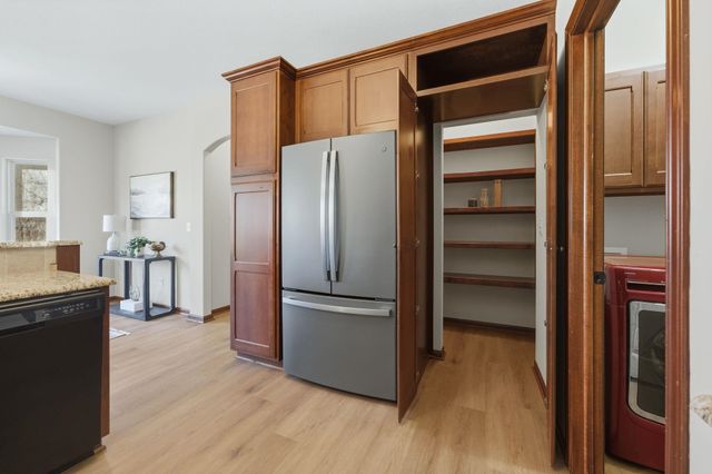 2246 E Tall Tree Cir, Derby, KS 67037