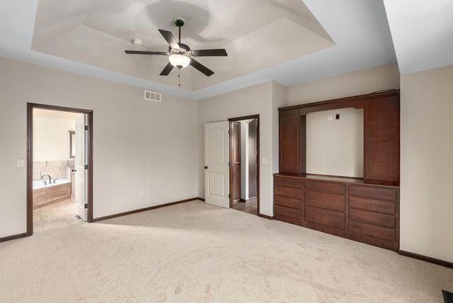 2246 E Tall Tree Cir, Derby, KS 67037