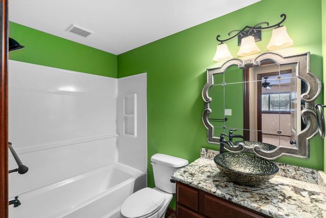 2246 E Tall Tree Cir, Derby, KS 67037