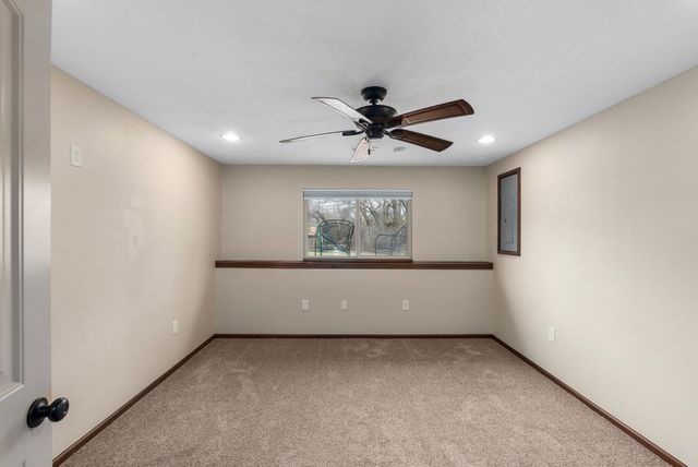 2246 E Tall Tree Cir, Derby, KS 67037