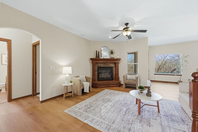 2246 E Tall Tree Cir, Derby, KS 67037