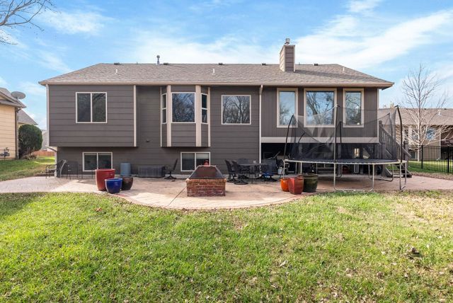 2246 E Tall Tree Cir, Derby, KS 67037