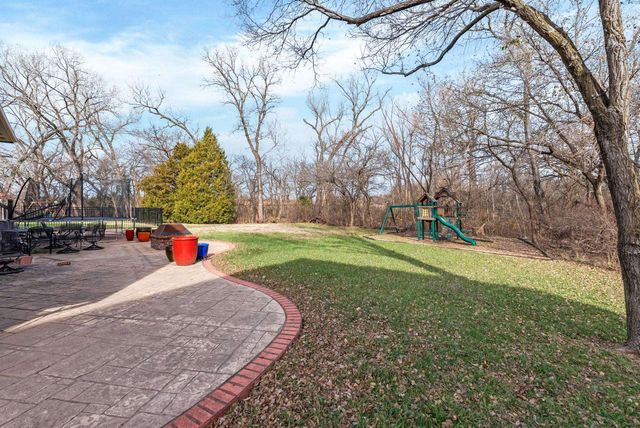 2246 E Tall Tree Cir, Derby, KS 67037