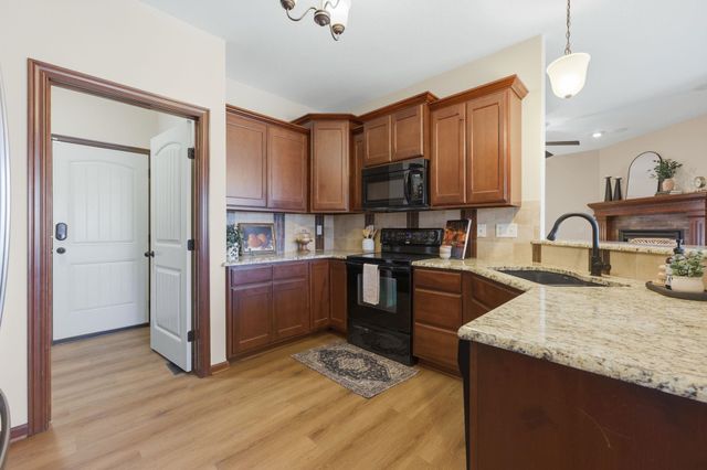 2246 E Tall Tree Cir, Derby, KS 67037