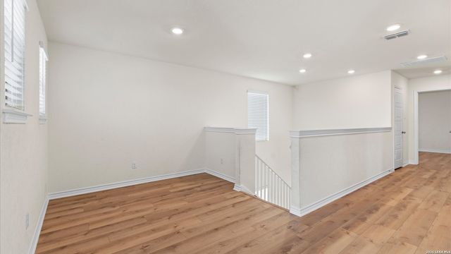 6555 RUNAWAY ROW, Converse, TX 78109