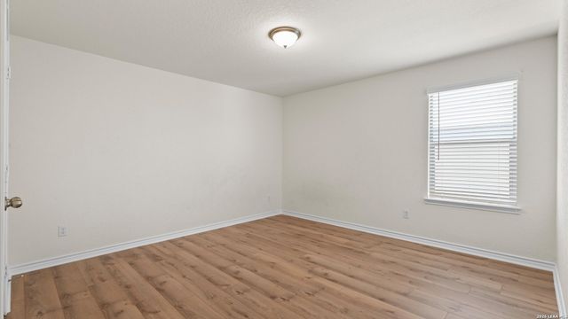 6555 RUNAWAY ROW, Converse, TX 78109