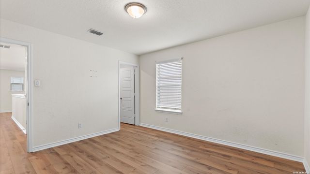6555 RUNAWAY ROW, Converse, TX 78109