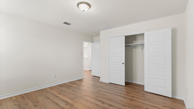 6555 RUNAWAY ROW, Converse, TX 78109