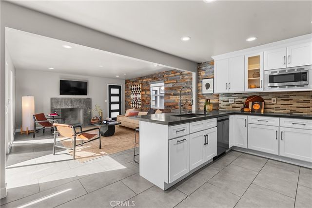 2103 Continental, Costa Mesa, CA 92627