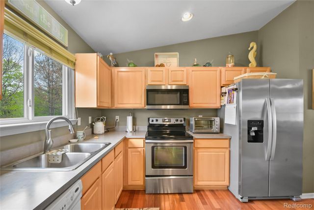 29229 Hunter Court, Brownstown Charter Township, MI 48183