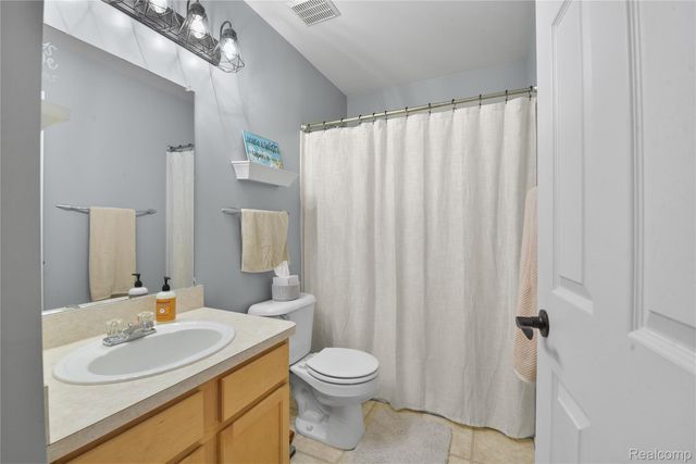 29229 Hunter Court, Brownstown Charter Township, MI 48183