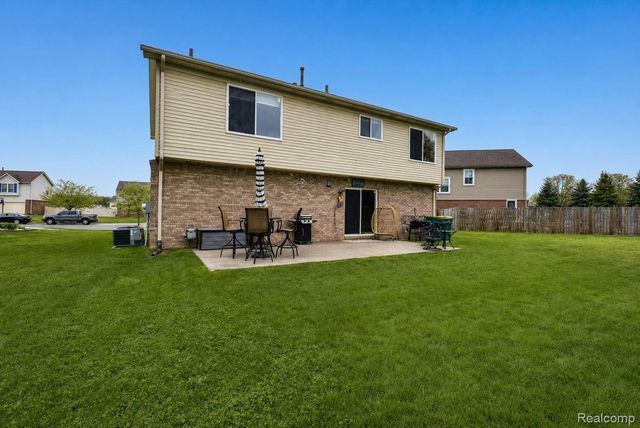 29229 Hunter Court, Brownstown Charter Township, MI 48183