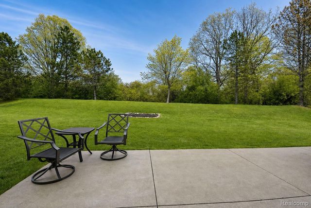 29229 Hunter Court, Brownstown Charter Township, MI 48183