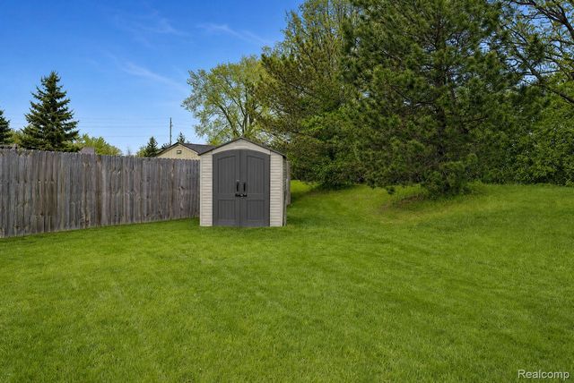 29229 Hunter Court, Brownstown Charter Township, MI 48183