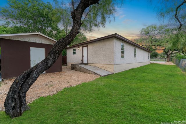 451 N SAN JOAQUIN AVE, San Antonio, TX 78228