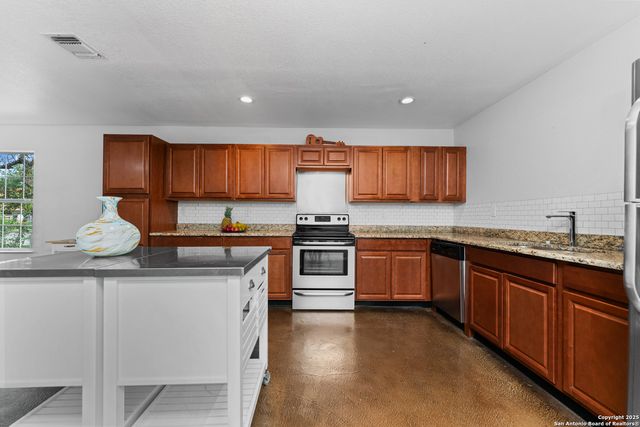 451 N SAN JOAQUIN AVE, San Antonio, TX 78228