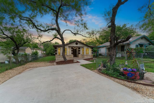 451 N SAN JOAQUIN AVE, San Antonio, TX 78228