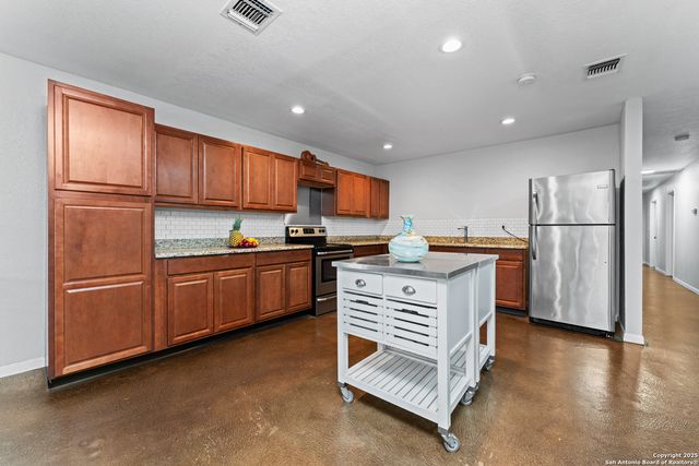 451 N SAN JOAQUIN AVE, San Antonio, TX 78228