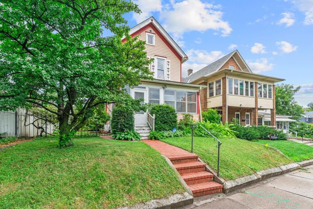 689 Oakdale Avenue, Saint Paul, MN 55107