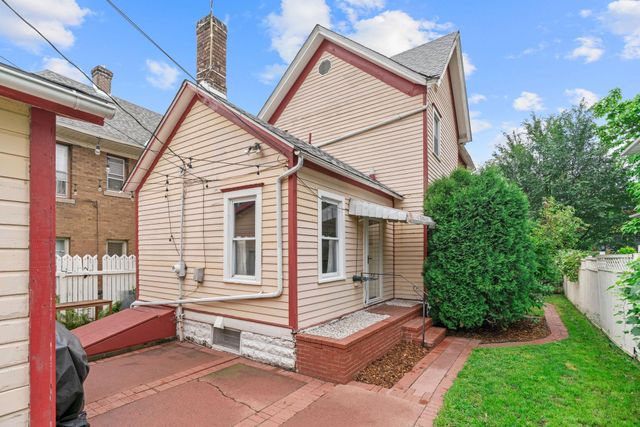 689 Oakdale Avenue, Saint Paul, MN 55107