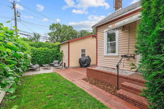 689 Oakdale Avenue, Saint Paul, MN 55107