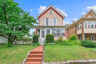 689 Oakdale Avenue, Saint Paul, MN 55107