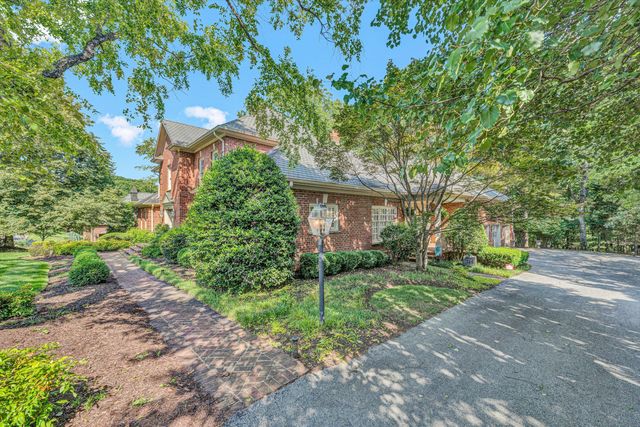 3606 Wellington DR, Roanoke, VA 24014
