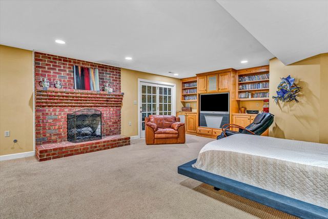 3606 Wellington DR, Roanoke, VA 24014