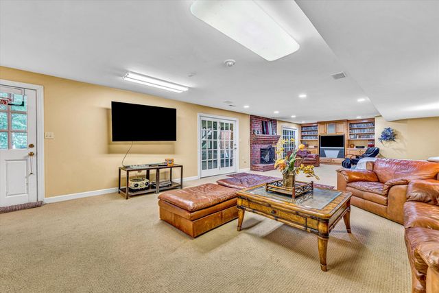 3606 Wellington DR, Roanoke, VA 24014