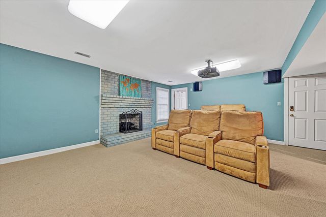3606 Wellington DR, Roanoke, VA 24014