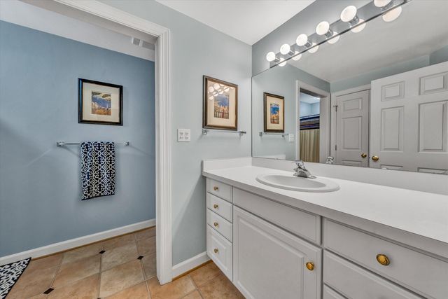 3606 Wellington DR, Roanoke, VA 24014