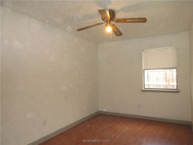 1000 Hardwood Lane, College Station, TX 77840